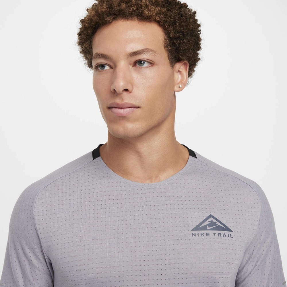 Nike Trail Men's Dri-FIT Solar Chase Short-Sleeve Running Top - Small - Picture 2 of 6
